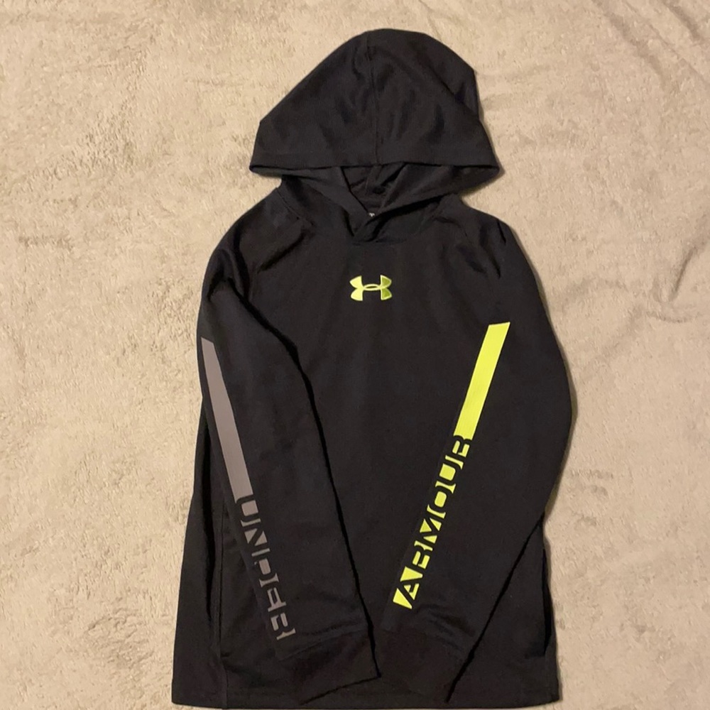 Boys Under Armor Cold Gear shirt